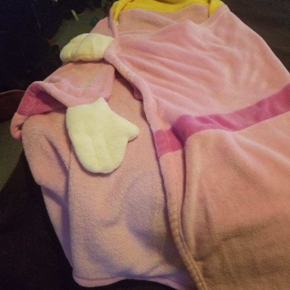 Towel rapunzel.  Shorts 6x 7/8 t shirts hoodie und